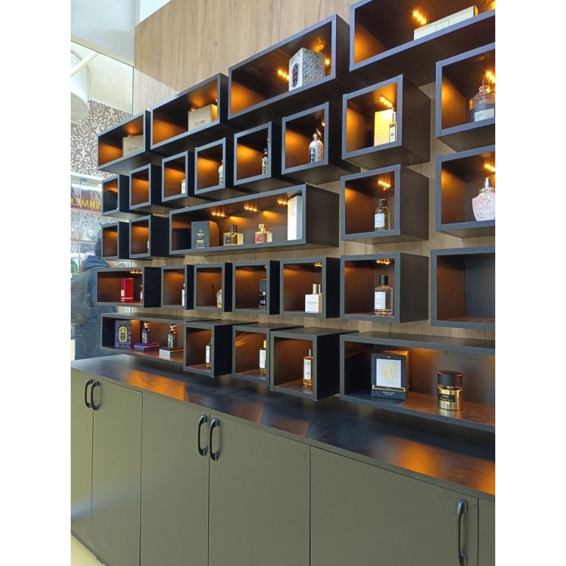 op maat. Luxe schoonheidswinke - Luxury Skincare Retailers recensie en prijs